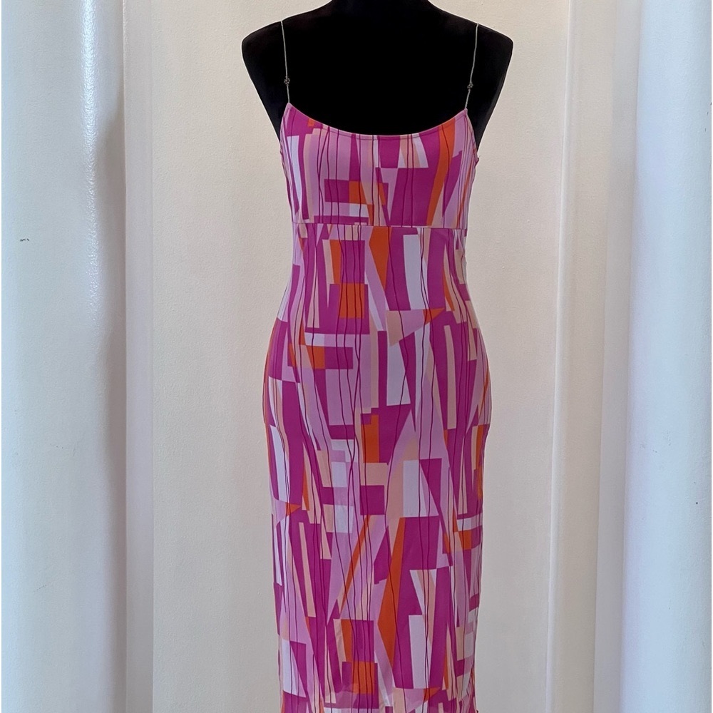 Elegant ☀️ asymmetrical fitted dress. 💎